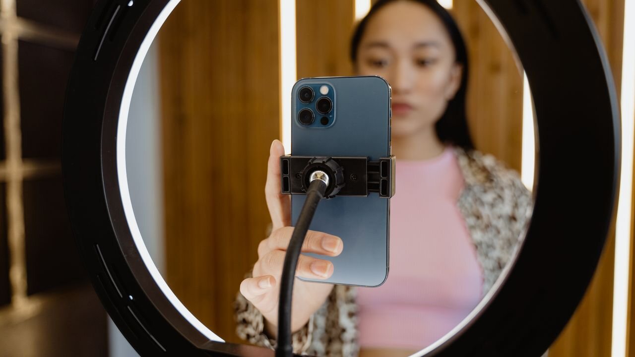 Make your photo dance with AI: what to know before